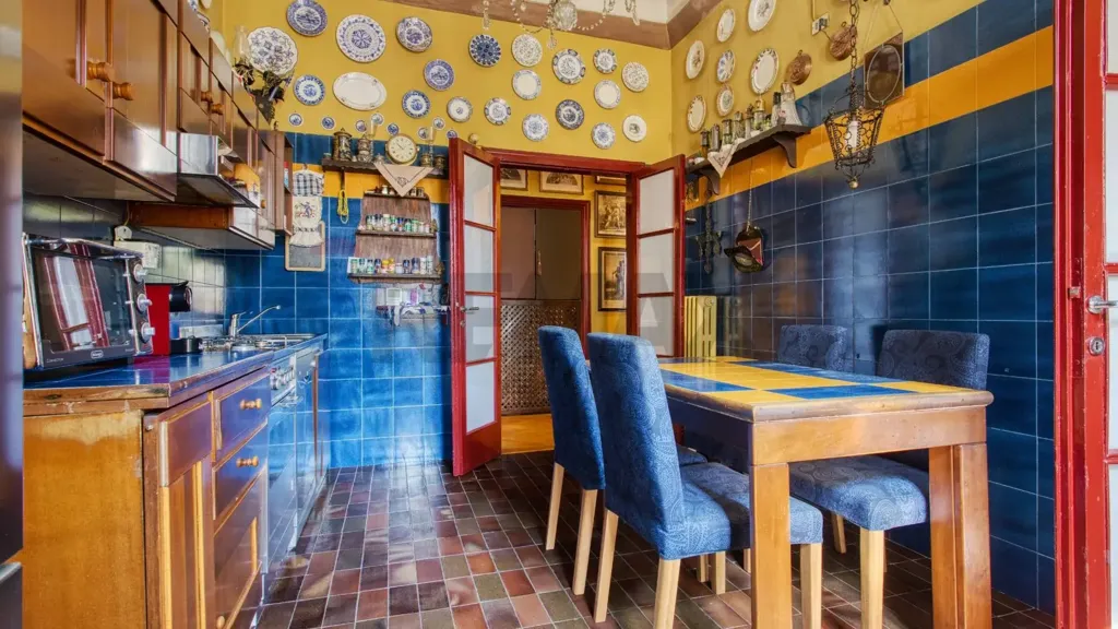 Salle à manger - Historic Apartment with Double Balcony in Novara