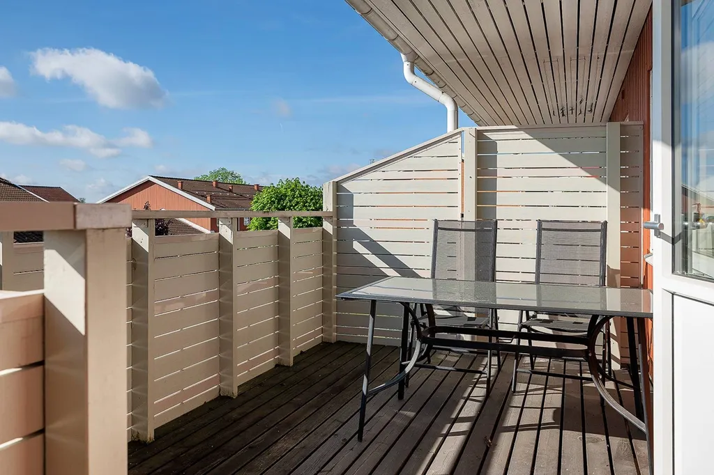 Balcon - Apartment with Balcony in Central Gisle