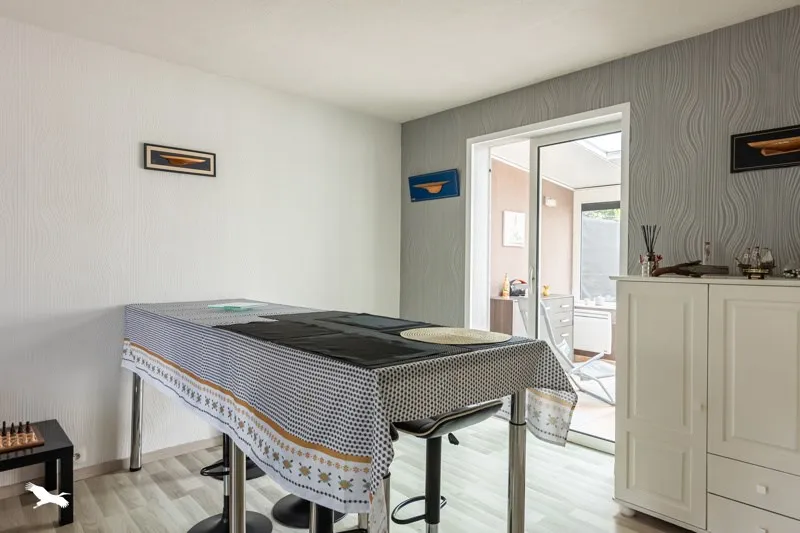 Salle à manger - Maison au Calme avec Terrasse et Jardin à l'Est