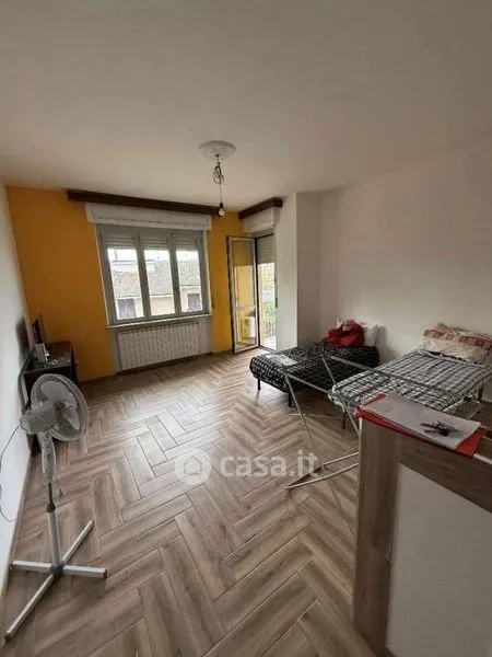 Chambres - Three-Bedroom Apartment with Garden in Vercelli