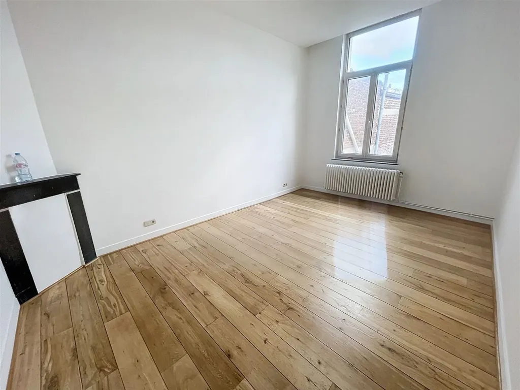 Pièces - Immeuble Mixte avec Commerces à Uccle