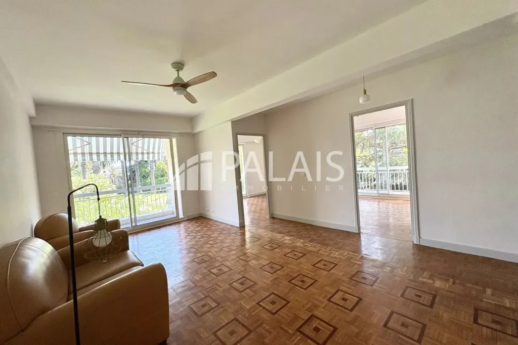 Soggiorno - Spacious 4-Piece Apartment with Terrace in Nice