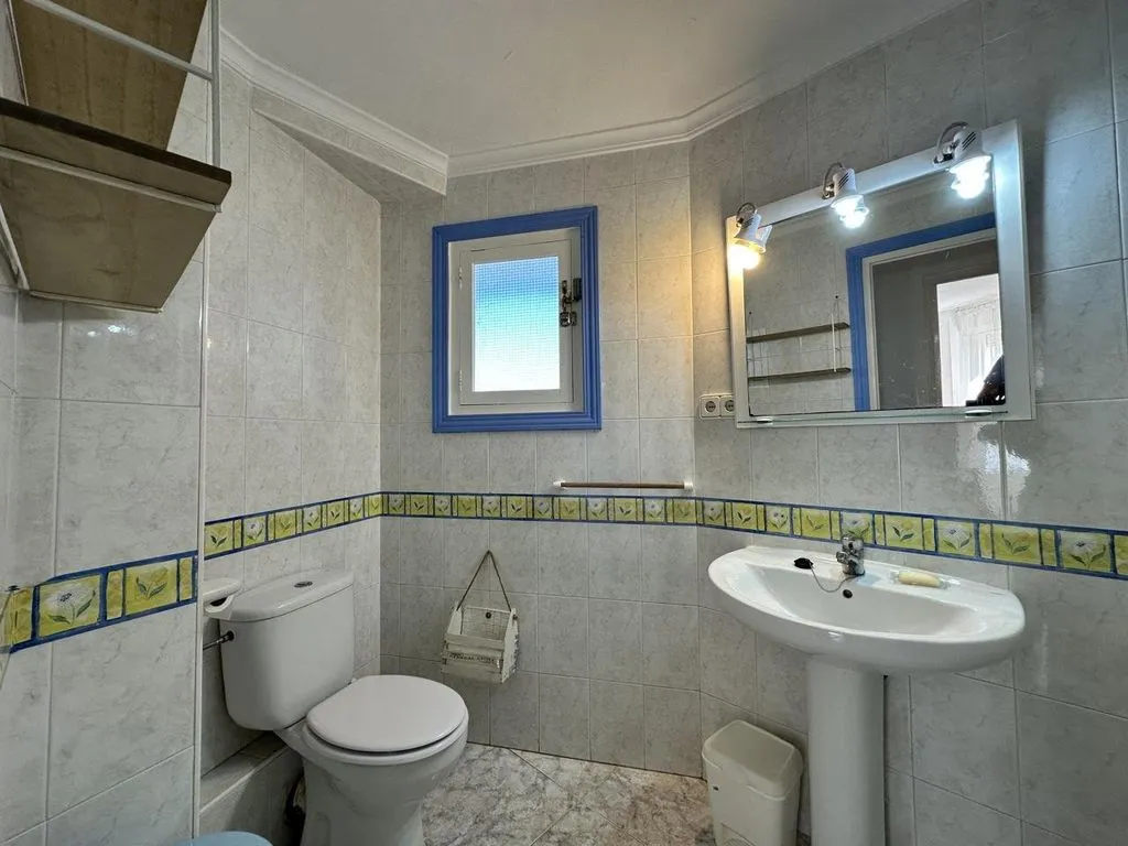 Salles de bain - Beachfront Flat with Pool in Alicante