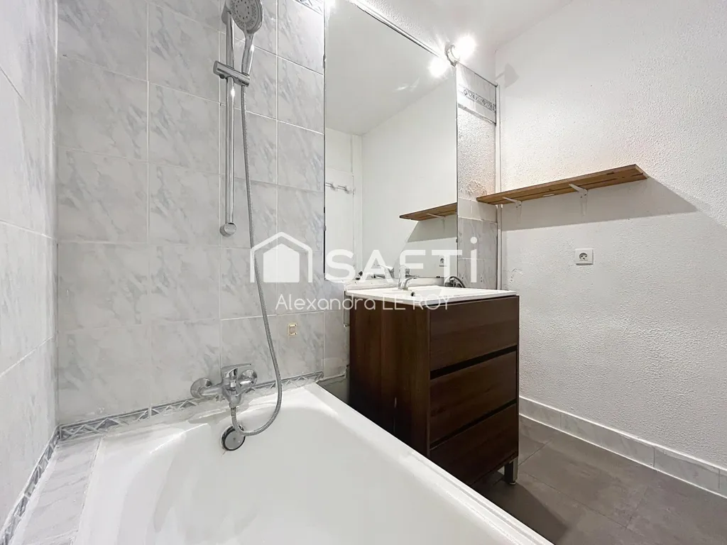 Bagni - 2-Bedroom Apartment with Balcony in Montpellier