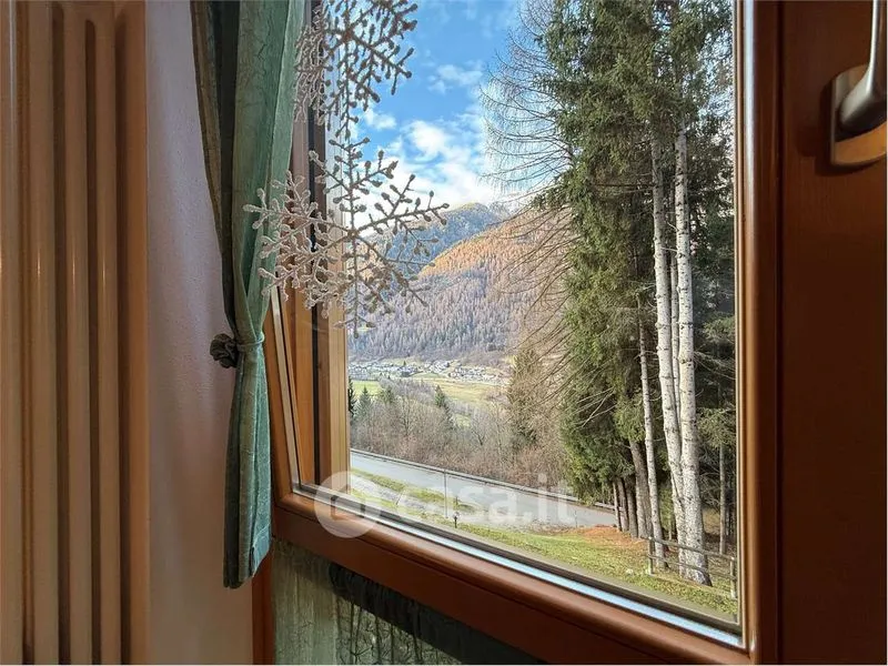 Stanze - Appartamento con vista montagna a Commezzadura