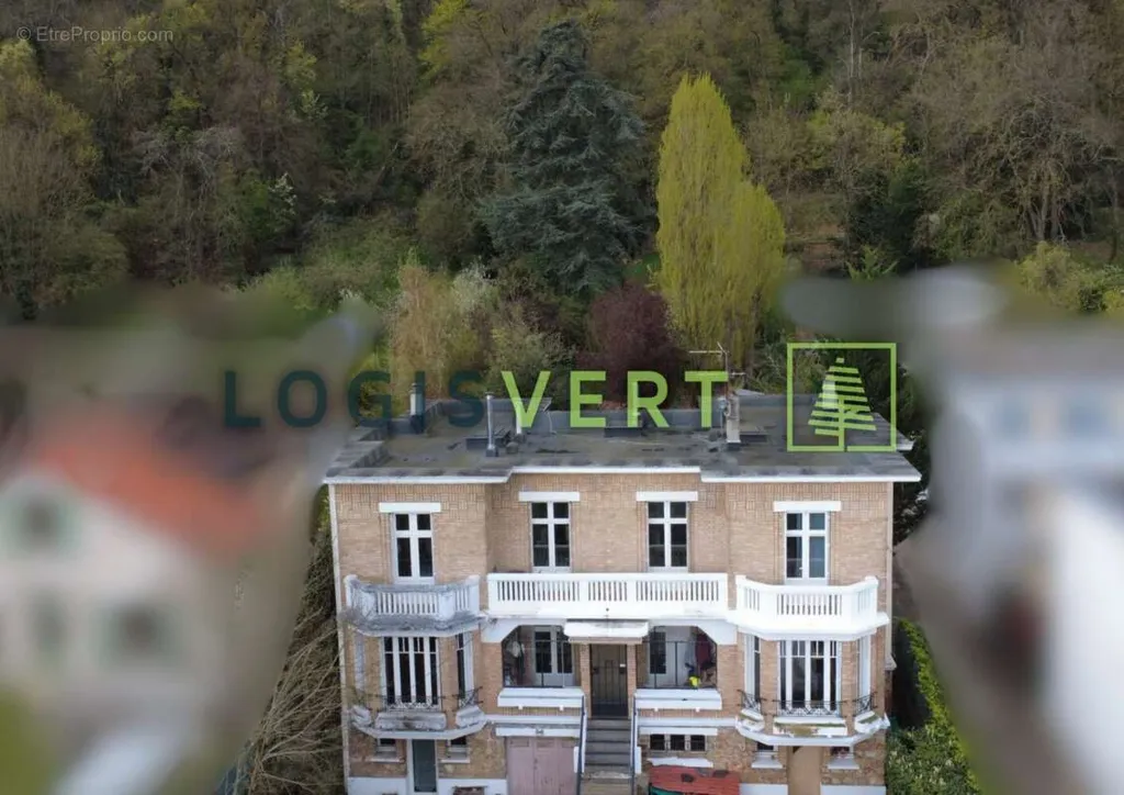 Vue aérienne - Maison Tripode avec Terrasse à Palaiseau