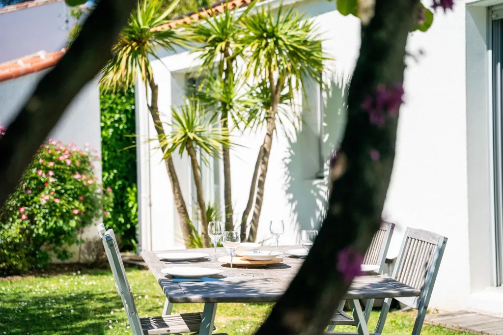 Terrasse - Villa d'Architecte avec Piscine à Dompierre-sur-Mer