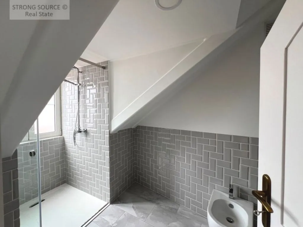 Vannitoad - Luxury Apartments with River View in Graca, Lisbon