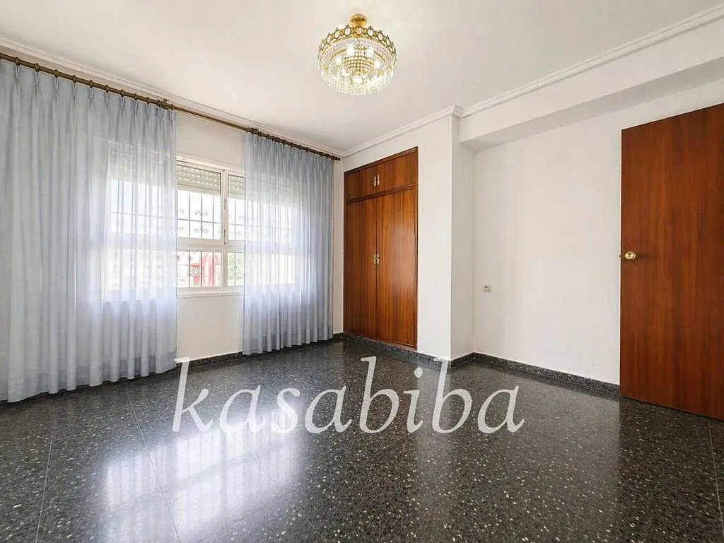 Chambres - Apartment with Large Terrace in Estramurs