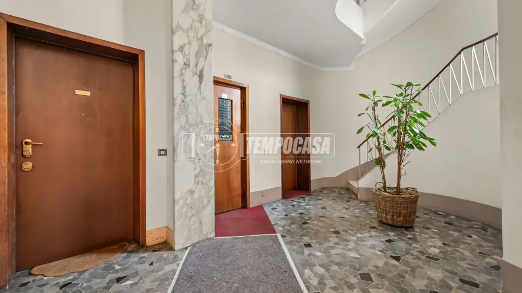 hallway_entrance
