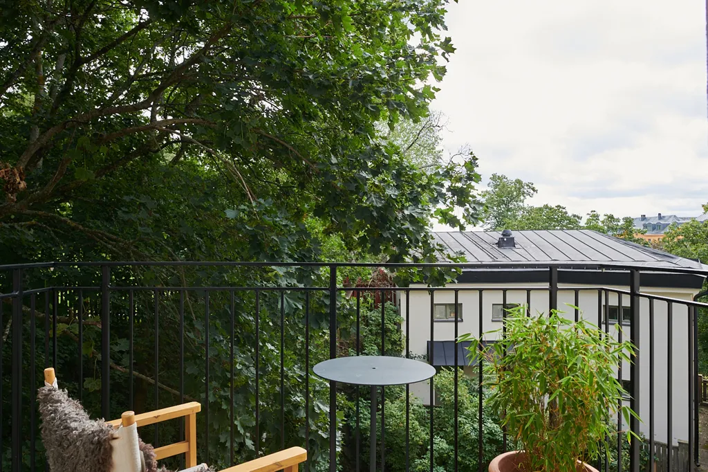 Balcon - 3-Bedroom Apartment with Park View in Södermalm