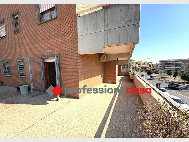 Esterno - Appartamento con doppia esposizione e terrazzo a Pomezia