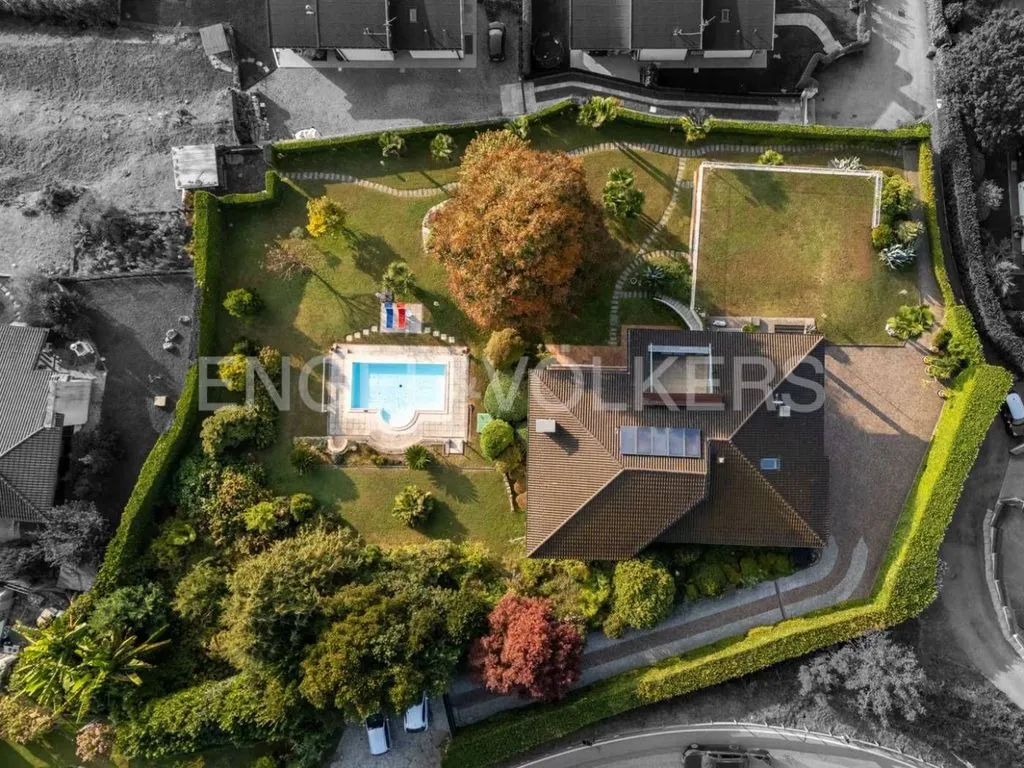Õhuvaade - Villa with Lake View in Arizzano