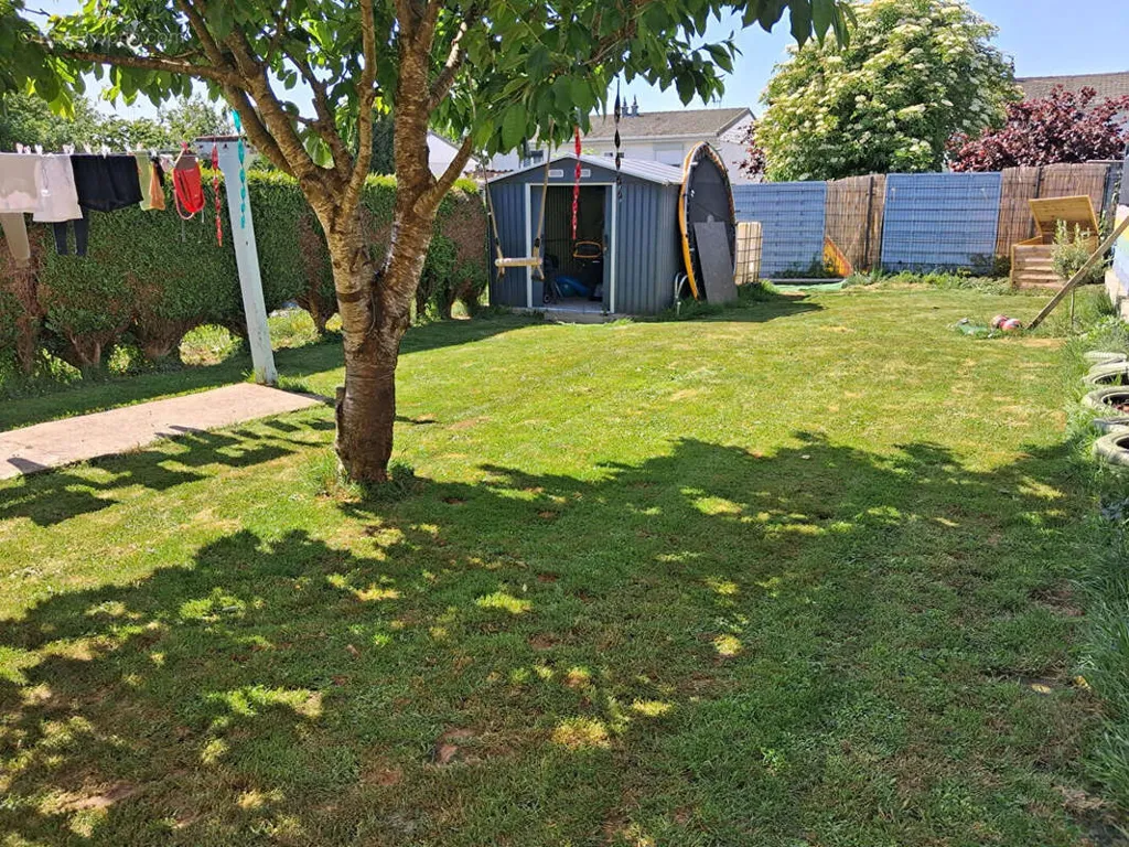 Garden - Modernised House with Garden in Bolbec