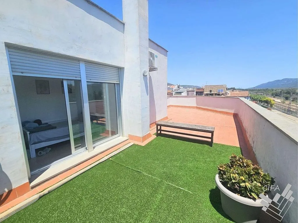 Terrasse - Duplex with Terrace and Balcony in Ulldecona