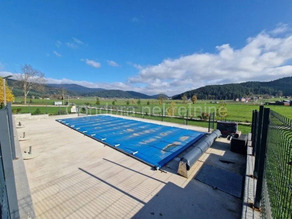 Piscine - Commercial-Residential Complex with Pool in Donji Babin Potok