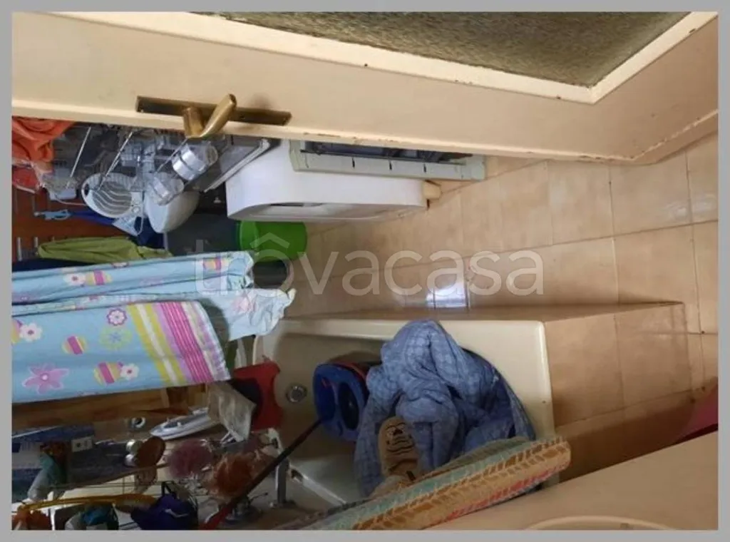 Vannitoad - Auction Apartment with Balcony in Turin