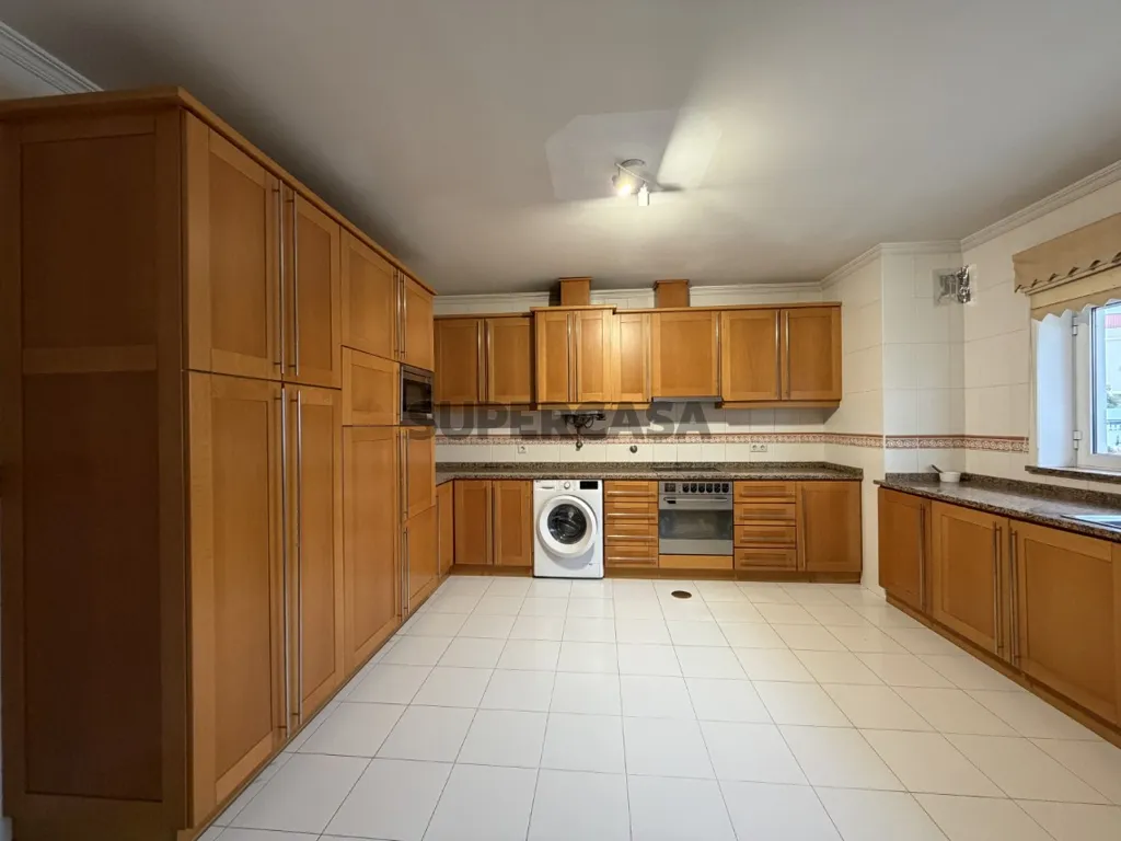 Köök - Luxury House with Private Garden in Forca, Aveiro