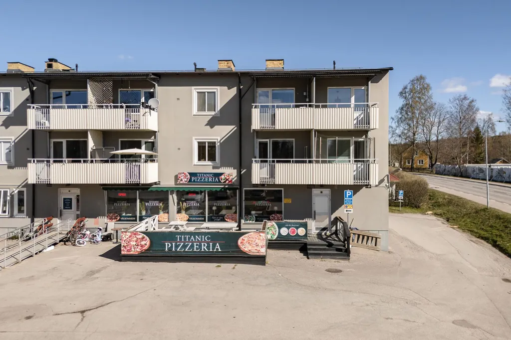 Välivaade - Modernised Two-Bedroom Flat with Balcony in Johannedal