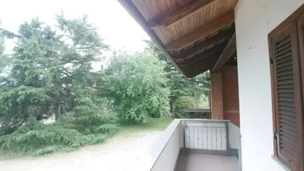 Rõdu - Rustic House with Garden in Rivalta di Torino