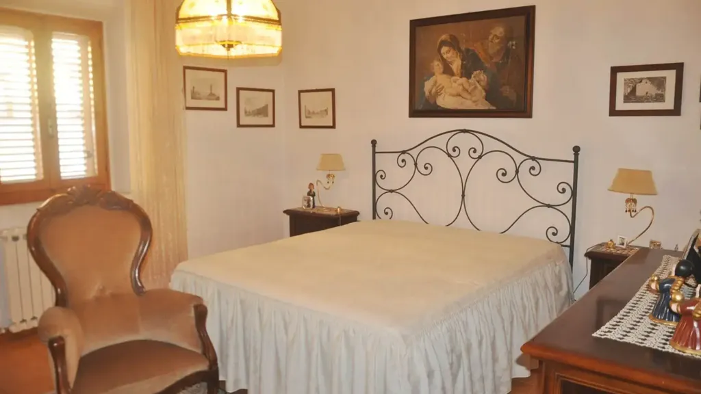 Bedrooms - Terra Tetto with Solar Panels in Rosignano Marittimo