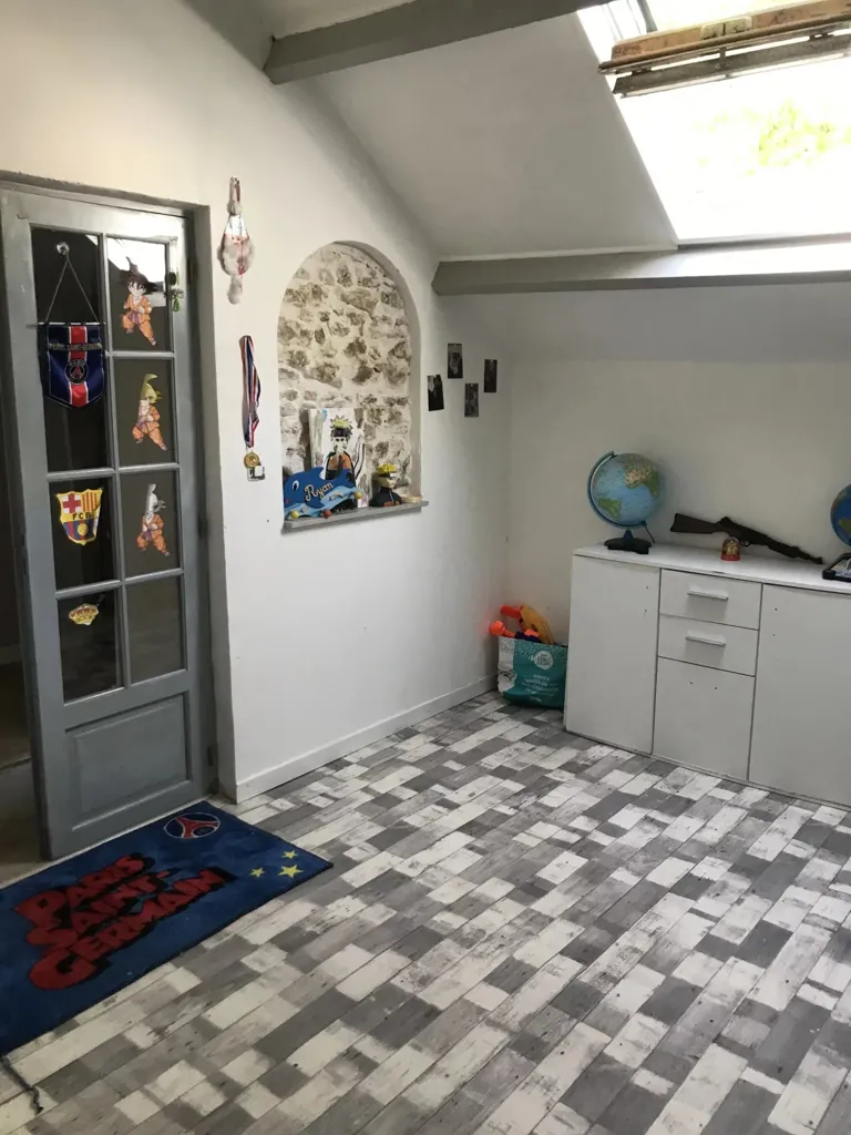 Chambres - Maison de Village avec Balcon à Sermaise