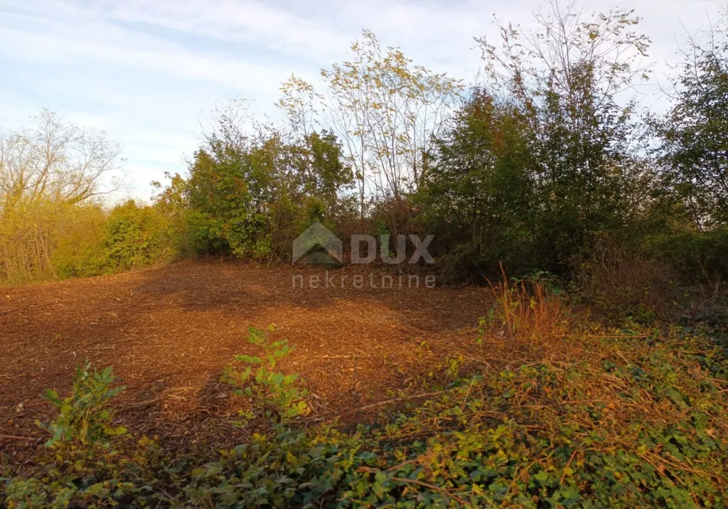 Aed - Rectangular Plot in Labin, Istra
