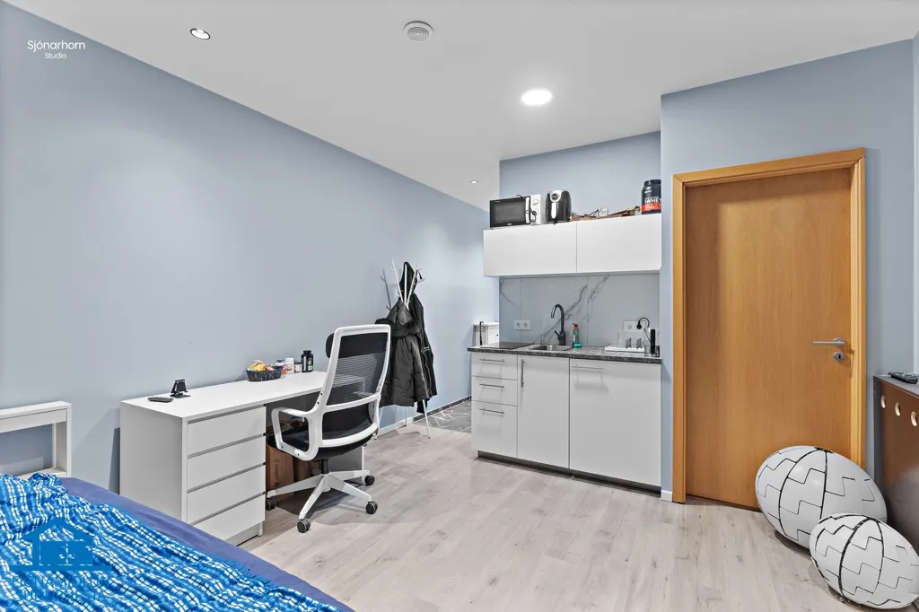 Camere da letto - Five-Bedroom Semi-Detached in Njarðvík