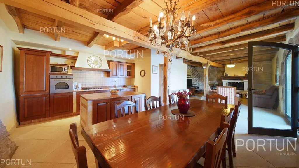 Salle à manger - Renovated Estate with Panoramic Views in Lupoglav