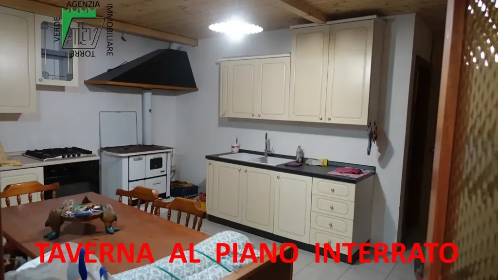 Cuisine - Modern Villa with Garden in Cavedago