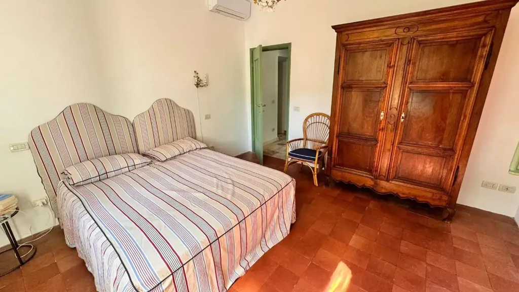 Chambres - Villa with Garden in Poveromo, Massa