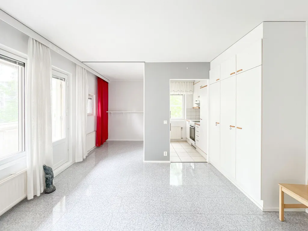 Esik - Bright Apartment with Balcony in Järvenpää Centre