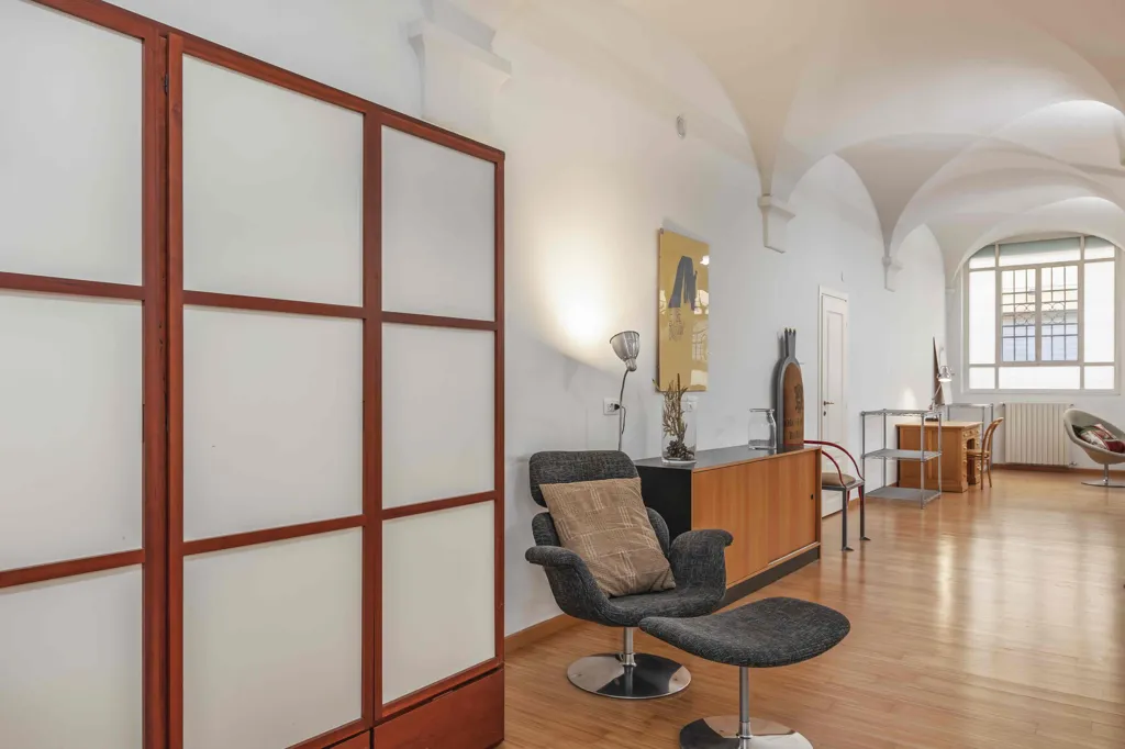 Séjour - Open-Plan Loft with Short-Term Rental in Bologna