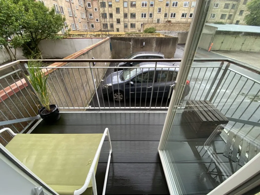 Balcon - Renovated 2-Bed Flat with Balcony in Vestbyen