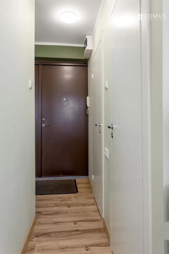 hallway_entrance