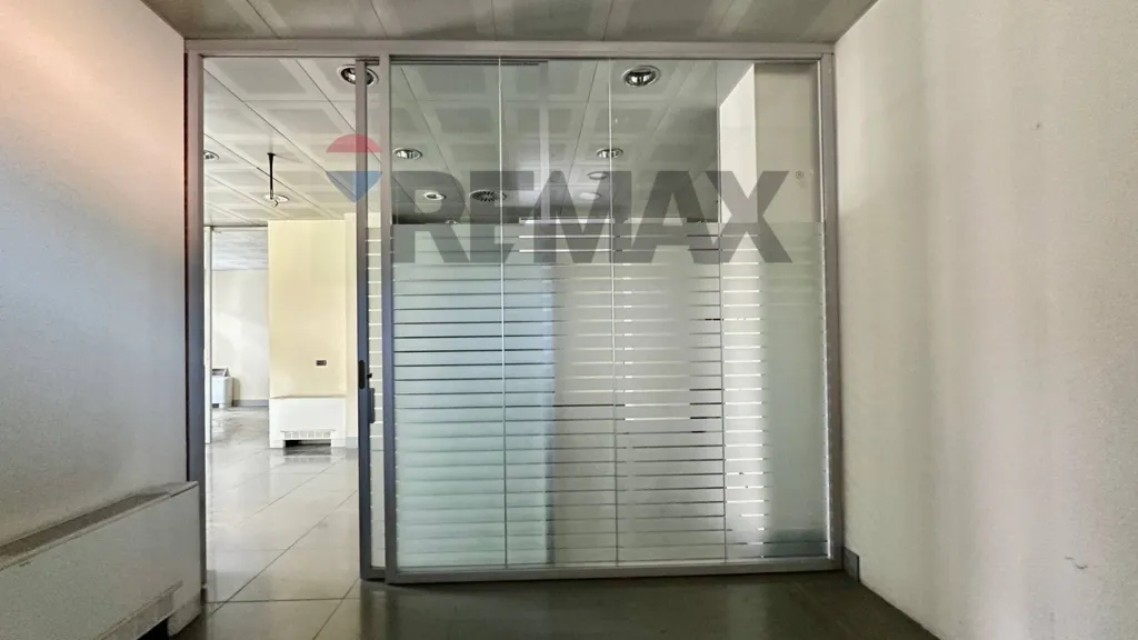 Kabinet - Commercial Space with 3 Vitrines in Riccione
