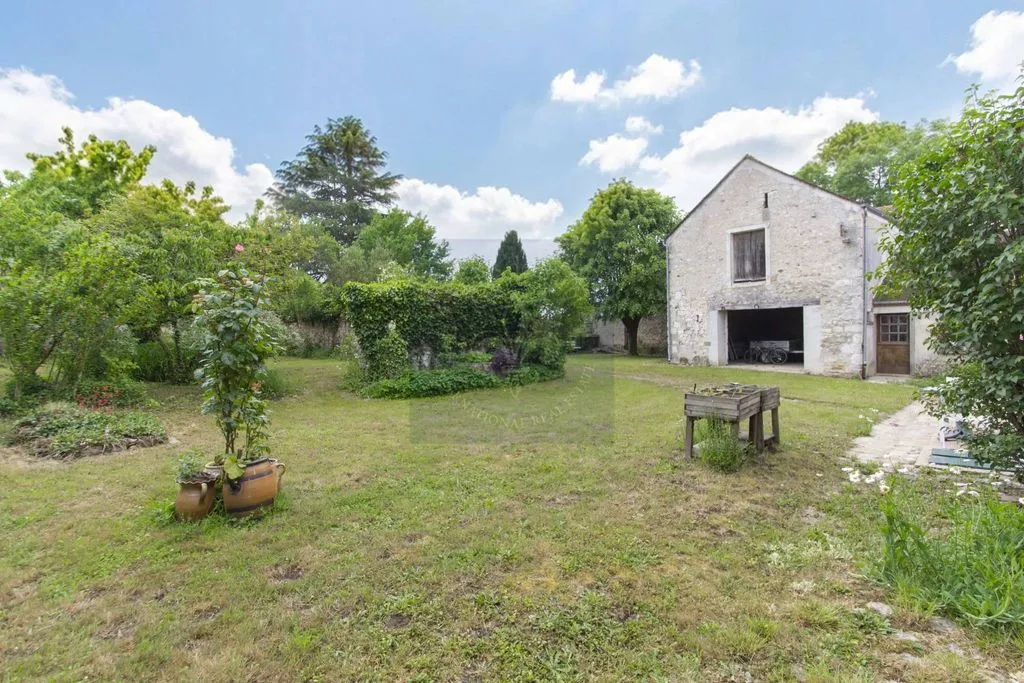 Aed - Farmhouse to Restore with Barns in Fontainebleau