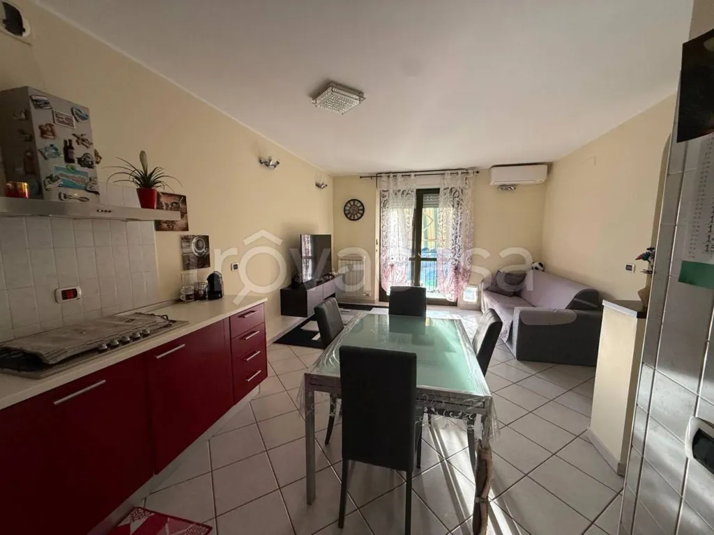 Cucina - Modern Studio with Balcony in Settimo Torinese