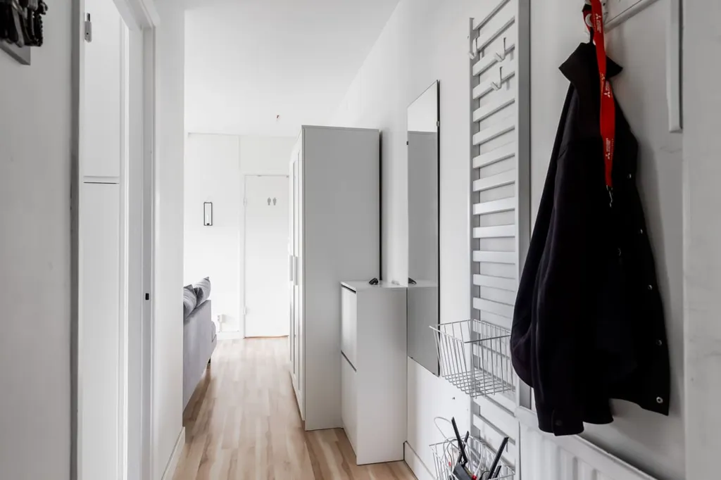 Esik - One-Bedroom Flat with Balcony in Örebro
