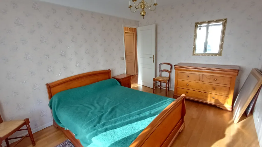 Chambres - Appartement Traversant avec Garage et Balcon à Clermont-Ferrand