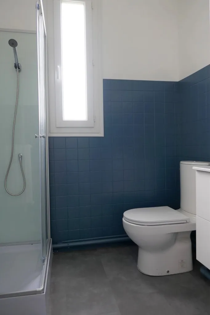 Bagni - 3-Bed Apartment with Private Garden in St Brieuc