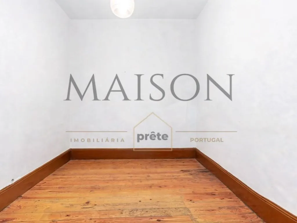 Pièces - Historic House with Commercial Space in Penafiel