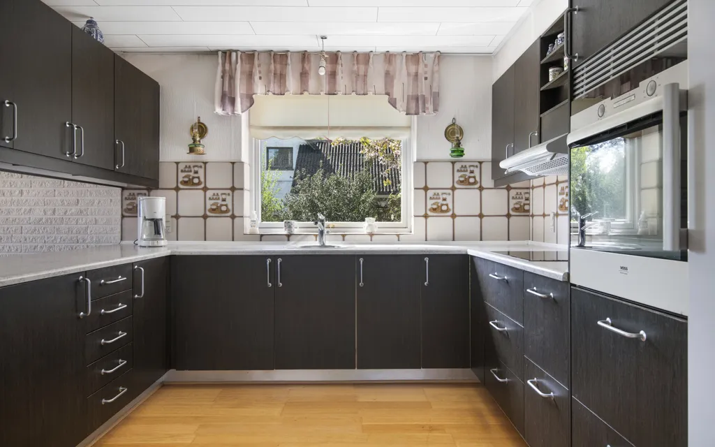 Cuisine - Spacious House with Workshop Garage in Tårs