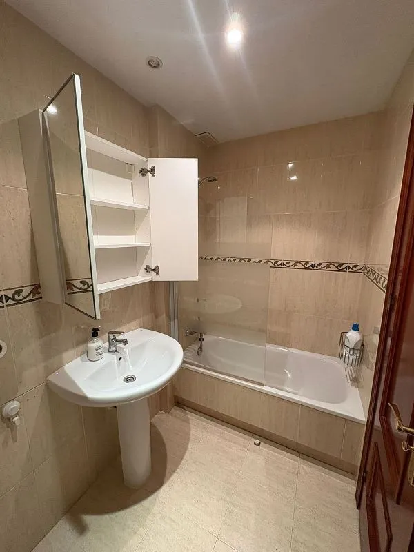 Vannitoad - 1-Bedroom Apartment with Garage in Argentea Street