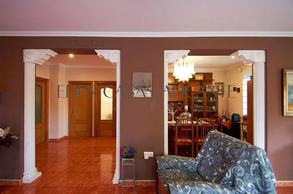 Elutuba - Classic Chalet with Pool in Mutxamel