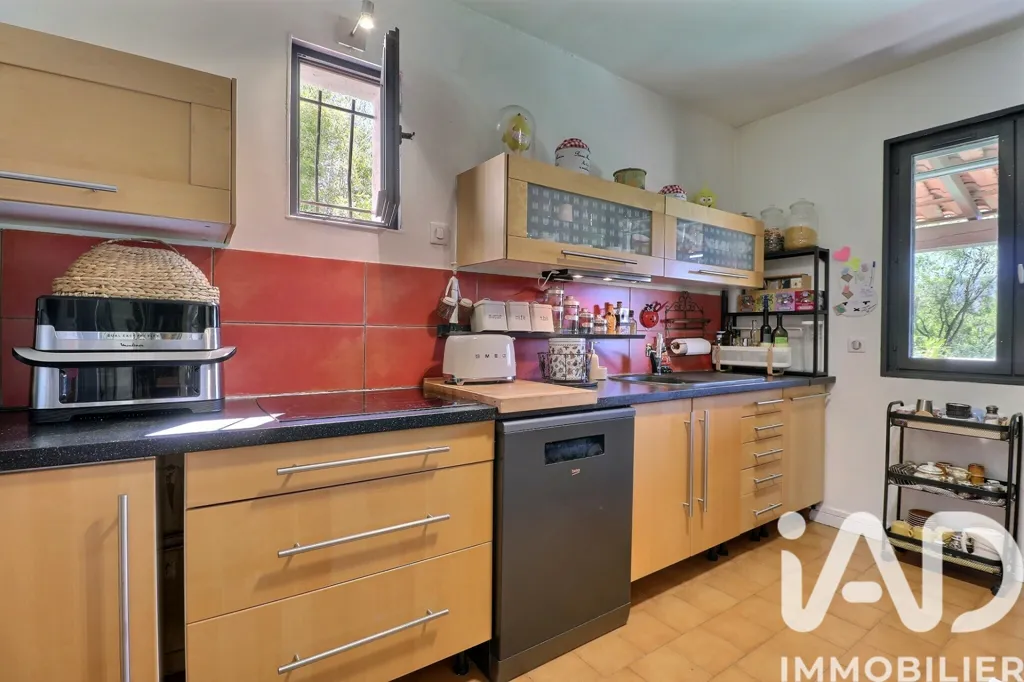 Cuisine - Maison avec Piscine et Jardin sur les Hauteurs d'Auriol