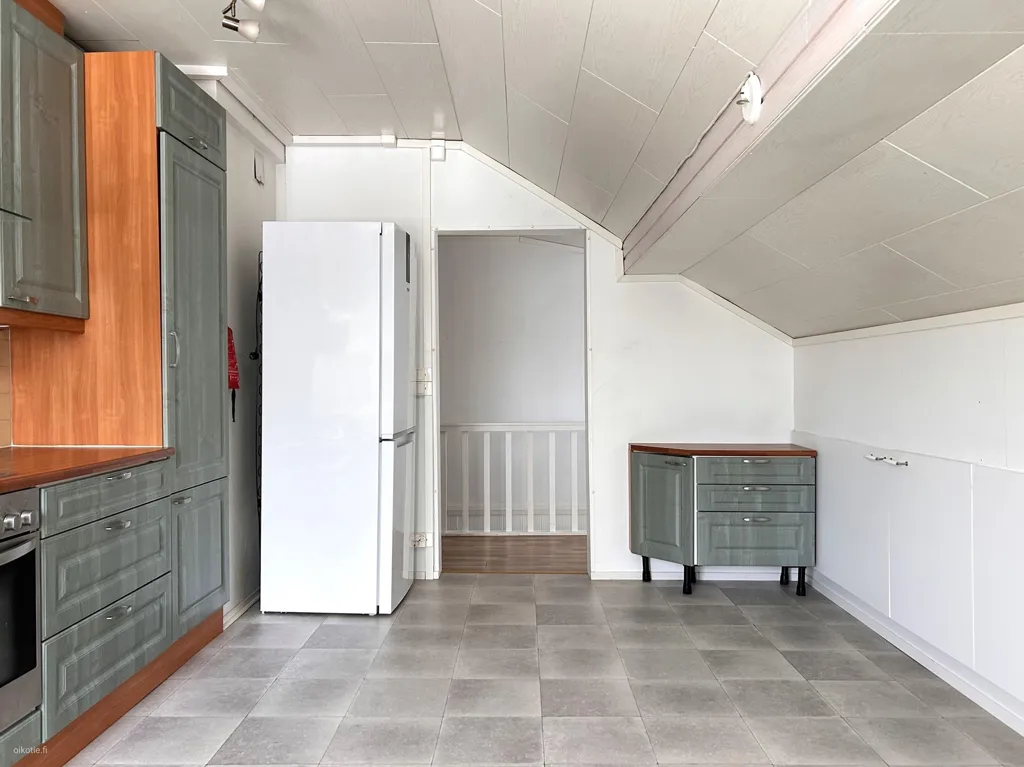 Cucina - Mixed-Use Property with Sauna in Uotila, Rauma
