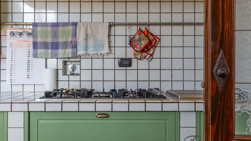 Cuisine - Historic Villa with Renaissance Architecture in Florence