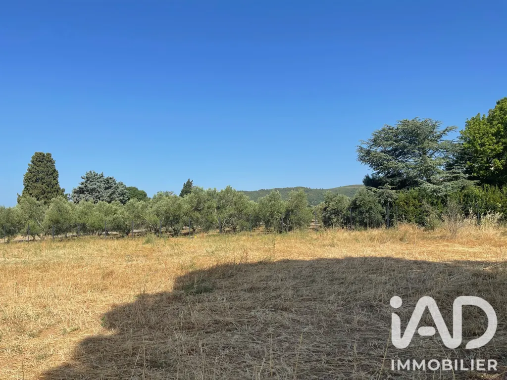 Aed - Buildable Plot with South Exposure in Jonquières