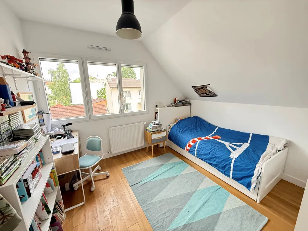 Chambres - Maison Familiale Rénovée avec Jardin à Clamart